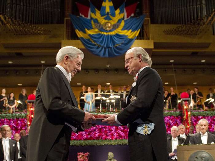 vargas llosa nobel literatura